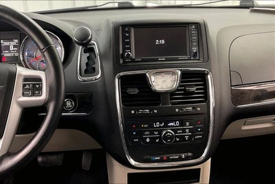 2016 Chrysler Town & Country Touring