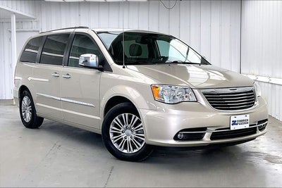 2014 Chrysler Town & Country Touring-L