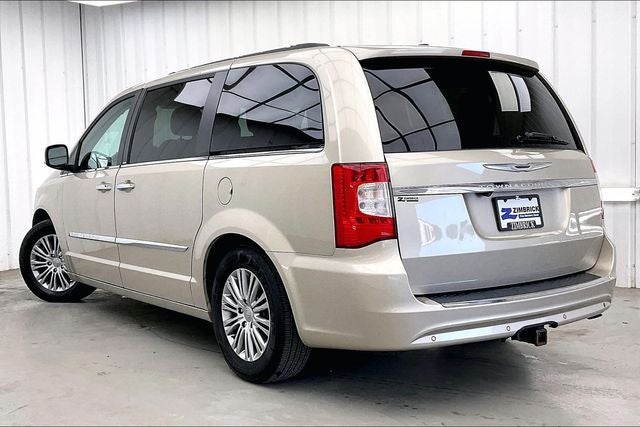 2014 Chrysler Town & Country Touring-L