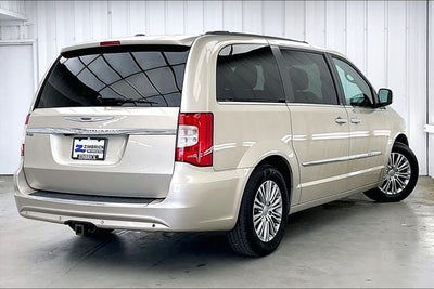 2014 Chrysler Town & Country Touring-L