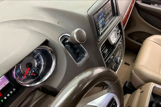 2014 Chrysler Town & Country Touring-L