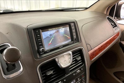 2014 Chrysler Town & Country Touring-L