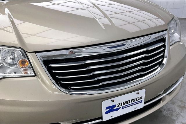 2014 Chrysler Town & Country Touring-L