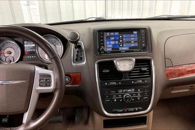 2014 Chrysler Town & Country Touring-L