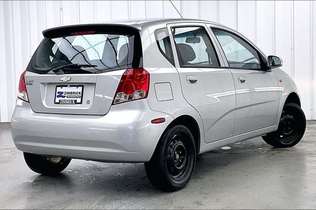 2004 Chevrolet Aveo Base