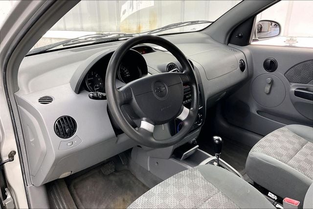 2004 Chevrolet Aveo Base
