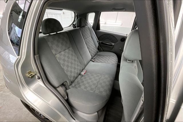 2004 Chevrolet Aveo Base