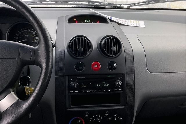 2004 Chevrolet Aveo Base