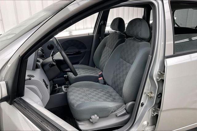 2004 Chevrolet Aveo Base
