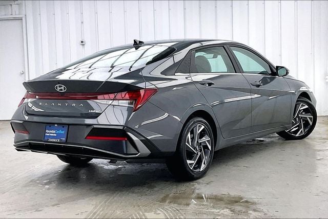 2025 Hyundai Elantra Limited - Photo 12