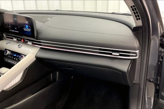 2025 Hyundai Elantra Limited - Photo 18