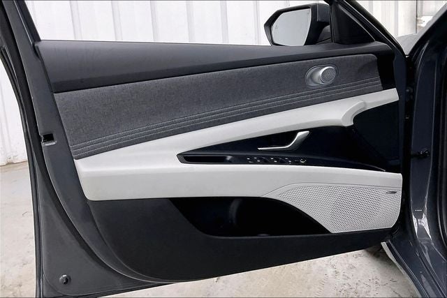 2025 Hyundai Elantra Limited - Photo 21