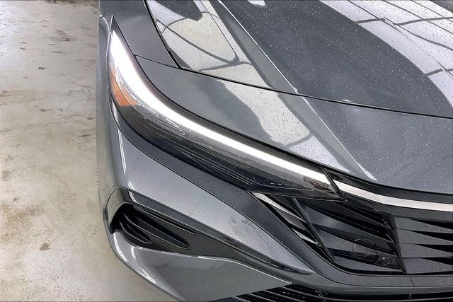 2025 Hyundai Elantra Limited - Photo 26