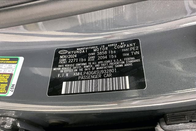2025 Hyundai Elantra Limited - Photo 33