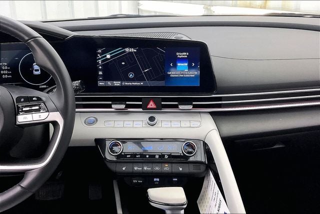 2025 Hyundai Elantra Limited - Photo 6