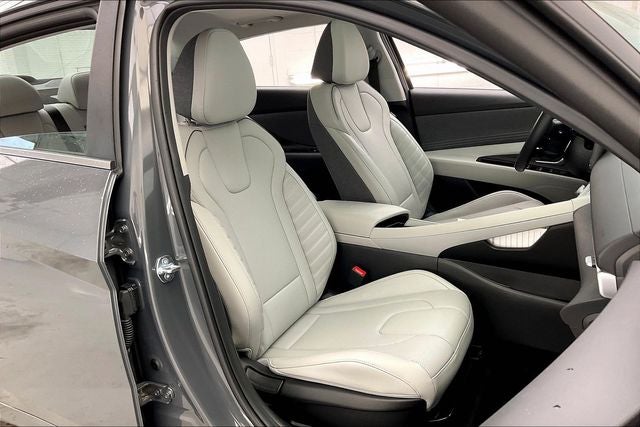 2025 Hyundai Elantra Limited - Photo 7