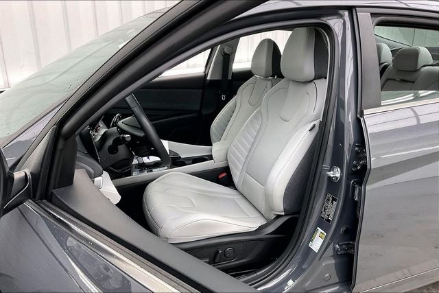 2025 Hyundai Elantra Limited - Photo 8