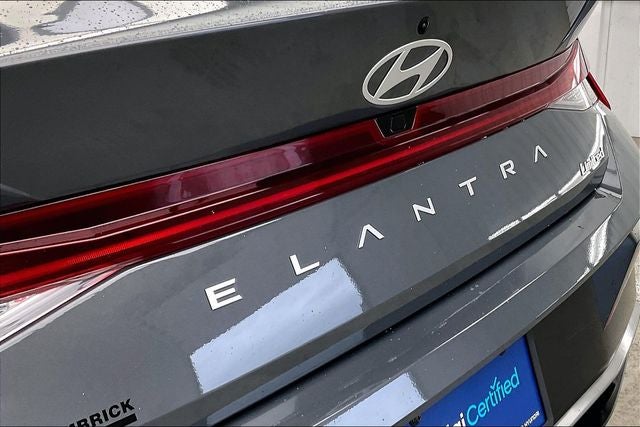 2025 Hyundai Elantra Limited - Photo 9