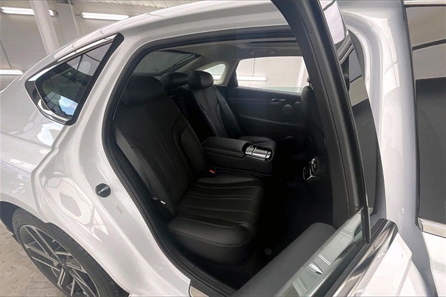 2025 Genesis G80 2.5T