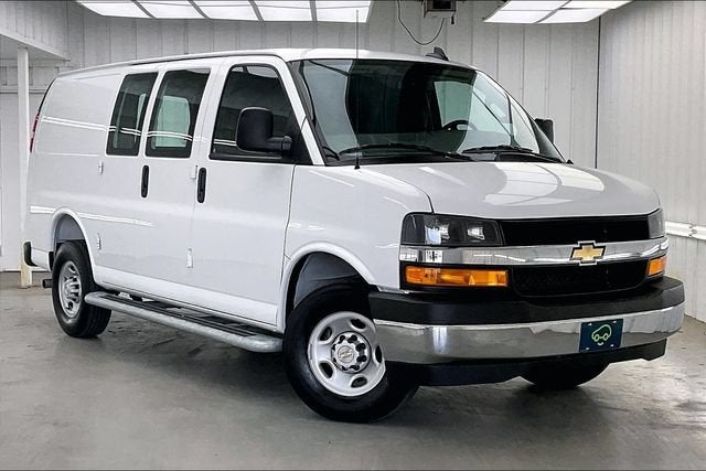 2025 Chevrolet Express Cargo WT