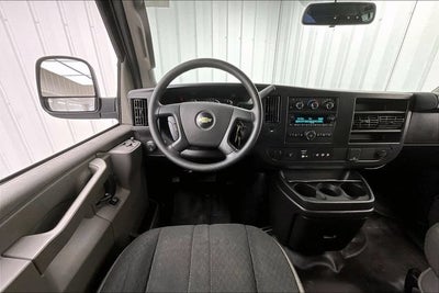 2025 Chevrolet Express Cargo WT
