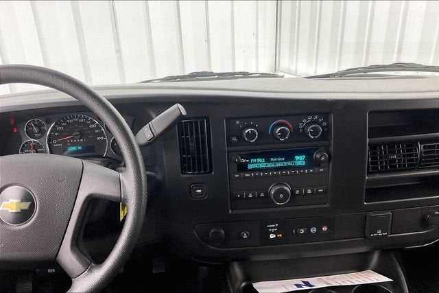2025 Chevrolet Express Cargo WT