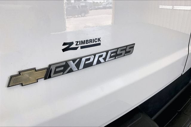 2025 Chevrolet Express Cargo WT