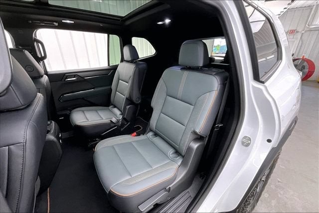 2024 GMC Acadia AT4
