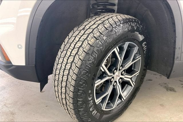 2024 GMC Acadia AT4