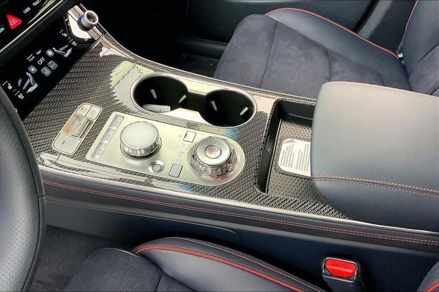 2027 Genesis GV70 Base