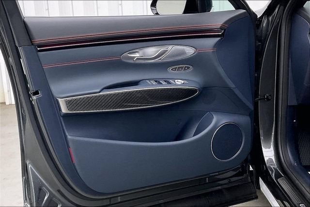 2027 Genesis GV70 Base