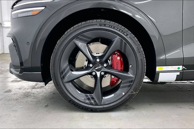 2027 Genesis GV70 Base